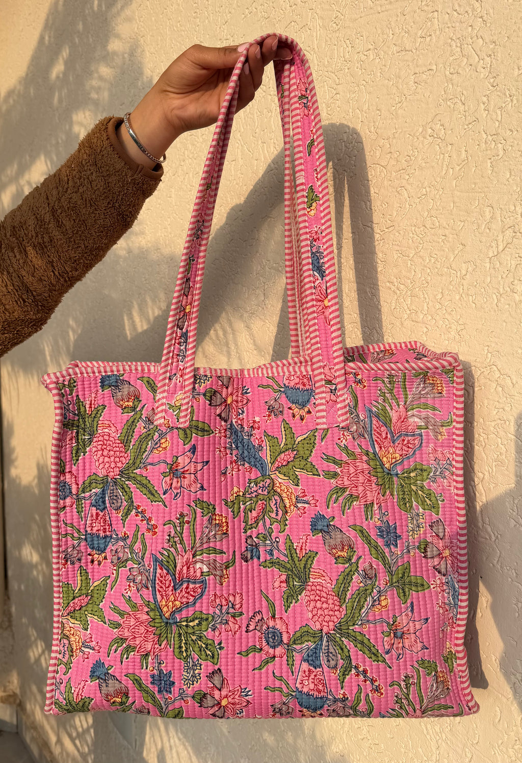 PINK FLORAL QUILTED TOTE BAG